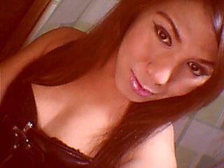 Bin deine Traum-Shemale - mit Knackarsch.